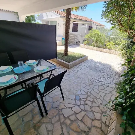 Dijana With Terrace Διαμέρισμα Crikvenica