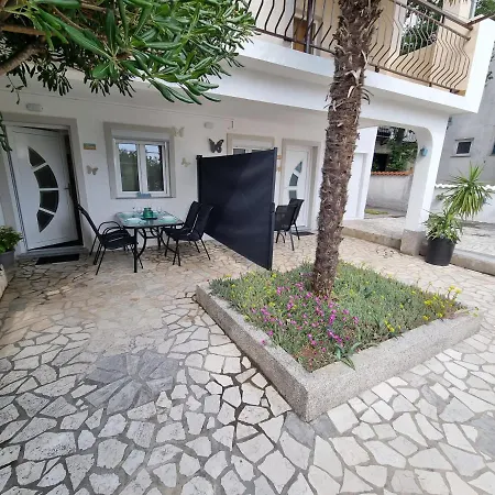 Διαμέρισμα Dijana With Terrace *